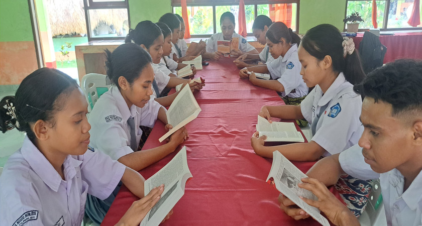 GENTA BELIS (GERAKAN NTT MEMBACA DAN NTT MENULIS) Sebuah Upaya Peningkatan Minat Baca Peserta Didik