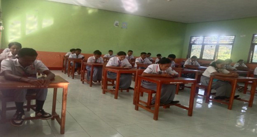 HEMAT KERTAS, HASIL BERKUALITAS”  SMA NEGERI BENLUTU MENGGELAR UJIAN SEKOLAH BERBASIS CBT ONLINE